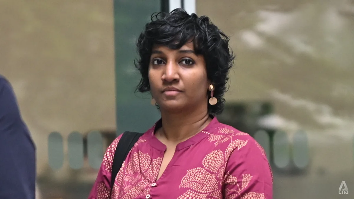 Aktivis Kokila Annamalai tiba di Pengadilan Negeri Singapura