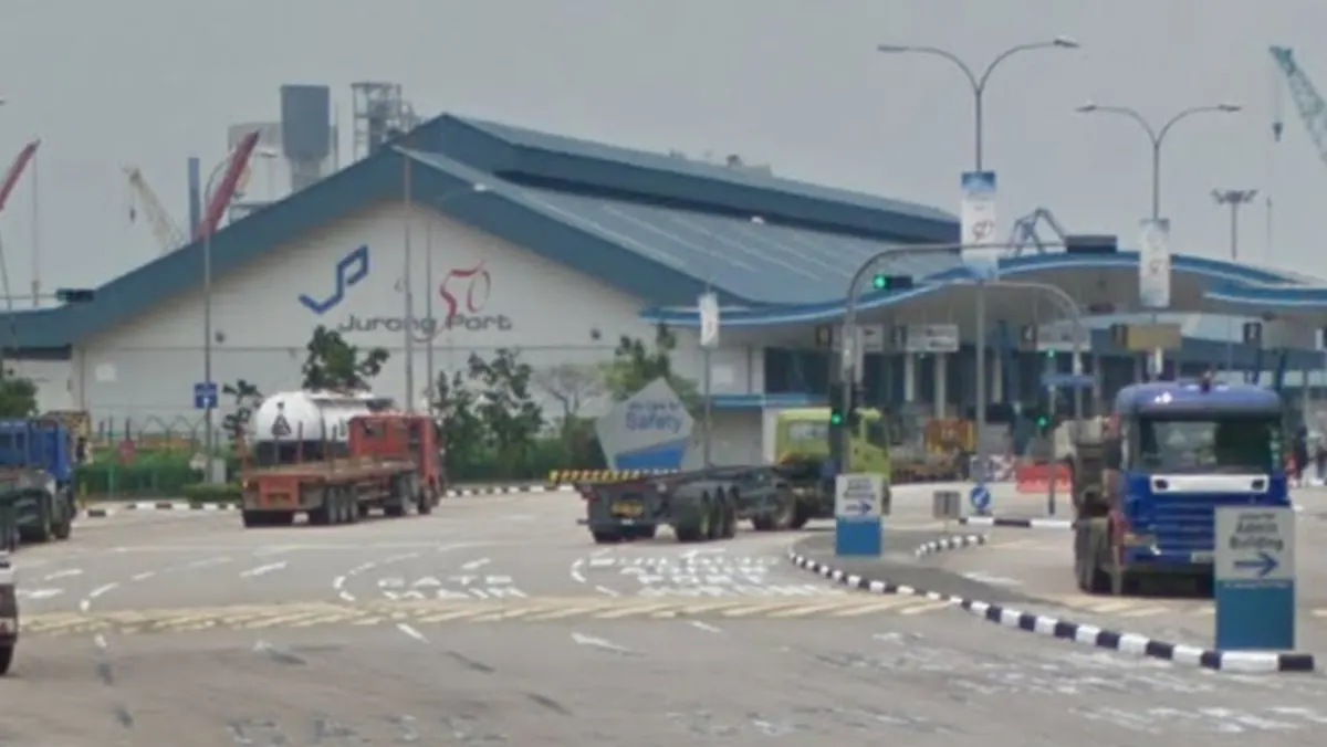 Gedung dengan logo Jurong Port di Singapura