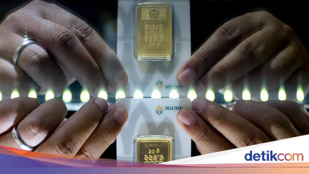Ilustrasi batangan emas Antam logam mulia dengan penurunan harga