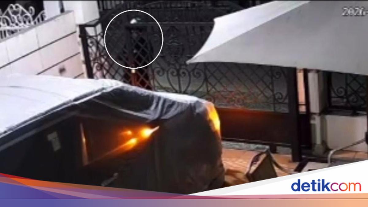 Ilustrasi garis polisi di lokasi kejadian perkara kasus teror di Medan