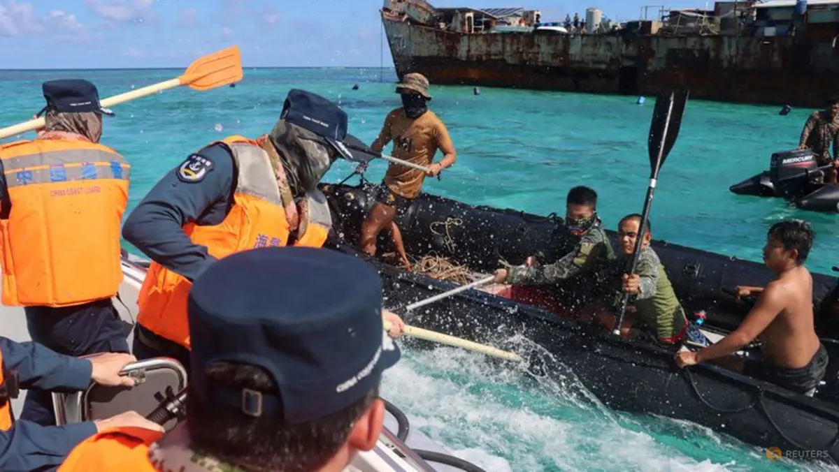 Kapal penjaga pantai China dan Filipina berhadap-hadapan di perairan sengketa Laut China Selatan