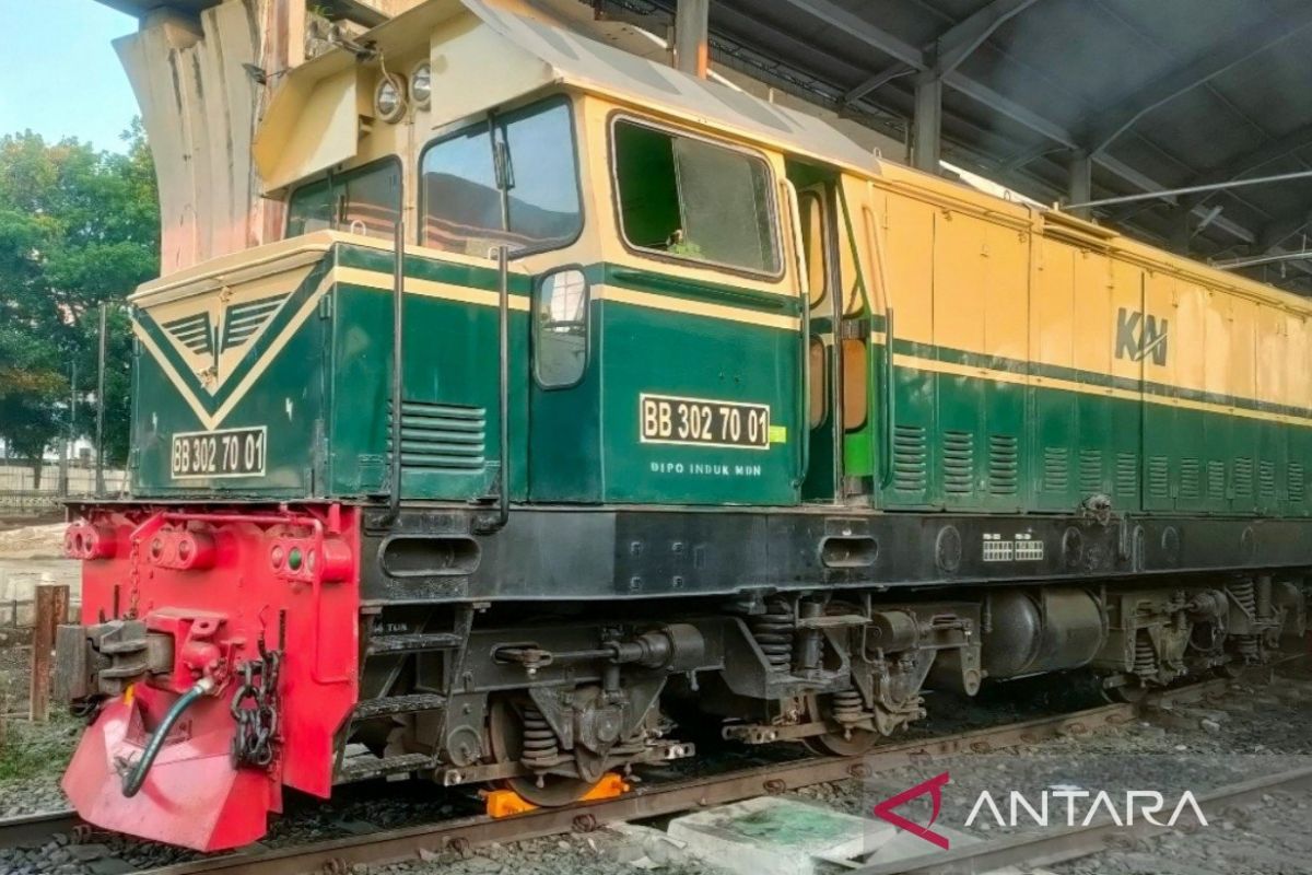 Lokomotif legendaris BB302 milik KAI Divre I Sumatera Utara
