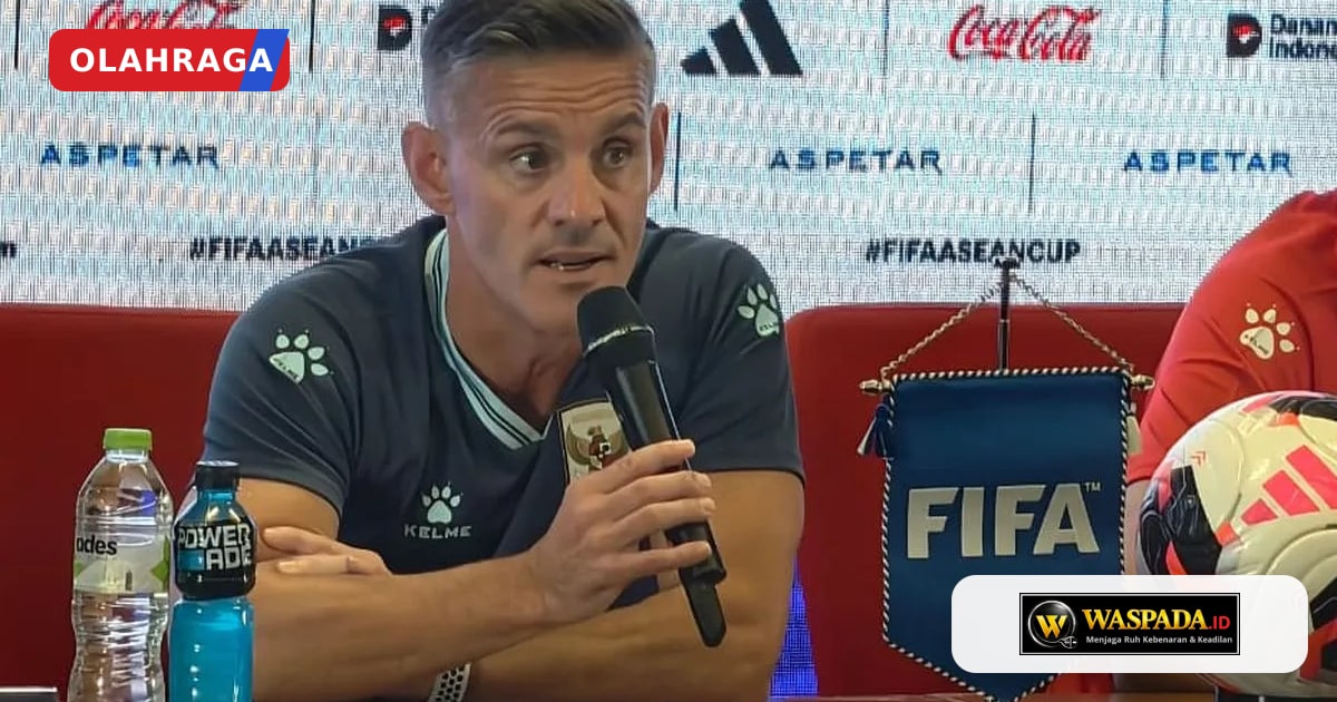 Pelatih Timnas Indonesia John Herdman saat memimpin sesi latihan