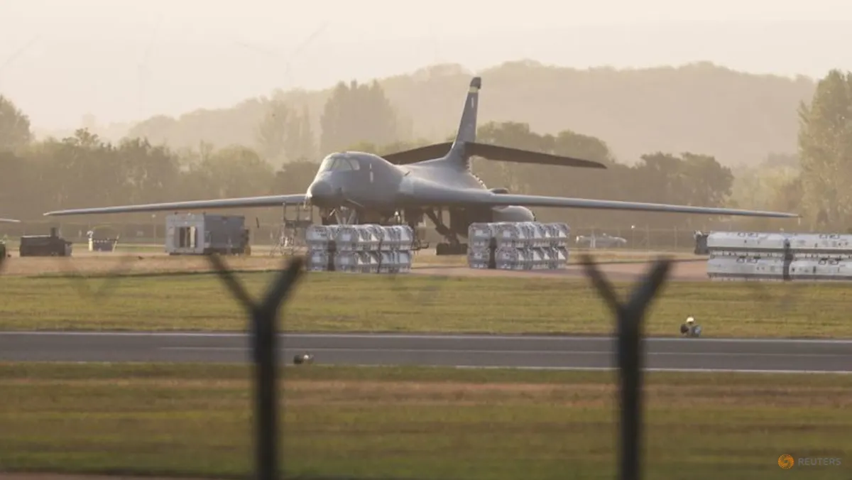 Pemandangan pangkalan udara RAF Fairford di Gloucestershire
