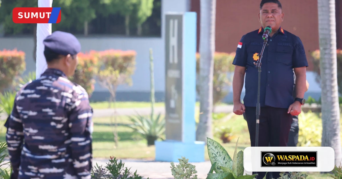 Petugas gabungan saat apel pengamanan perairan Batubara