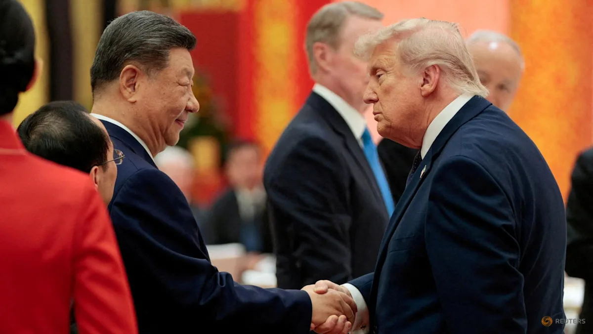 Presiden China Xi Jinping dan Presiden AS Donald Trump bersalaman