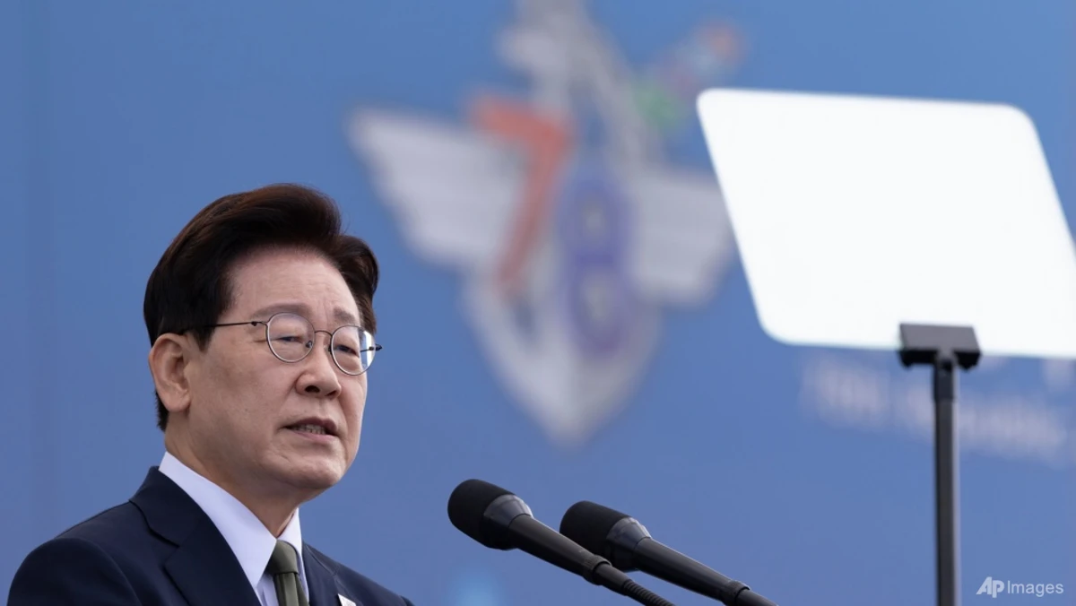 Presiden Korea Selatan Lee Jae Myung saat menghadiri agenda militer.