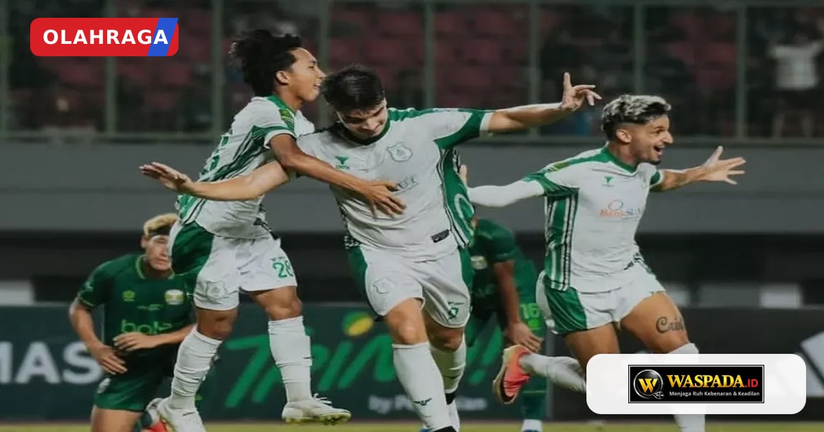 Selebrasi pemain PSMS Medan usai cetak gol ke gawang Persikad Depok