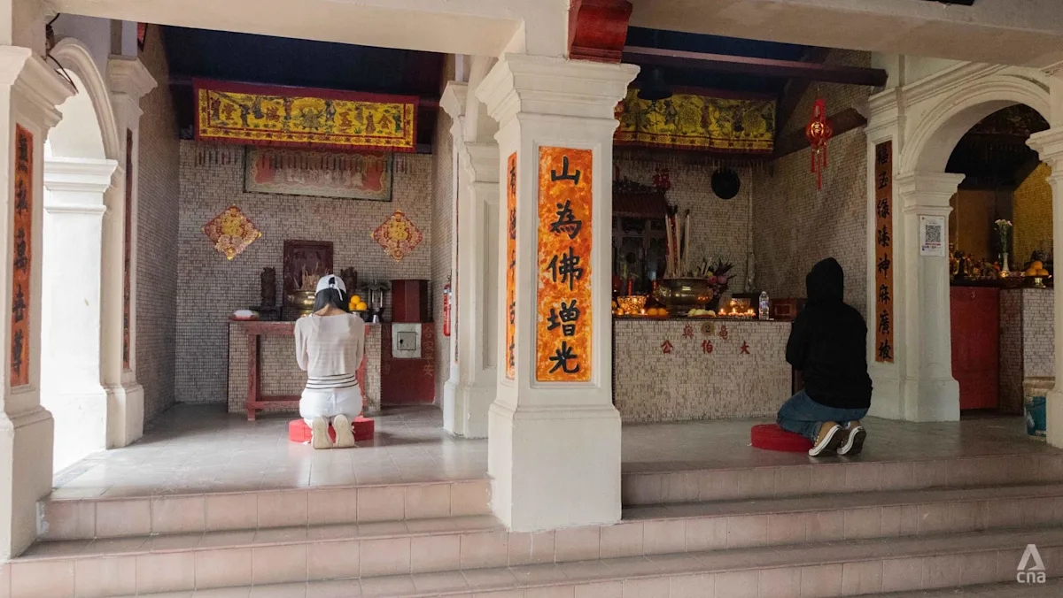Suasana di Tua Pek Kong Temple di Pulau Kusu saat musim ziarah