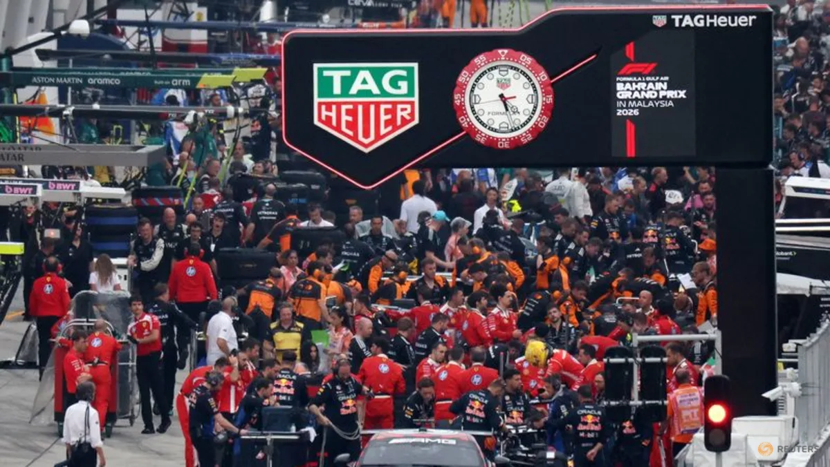 Suasana paddock dan lintasan Sirkuit Sepang dalam ajang balap Formula 1