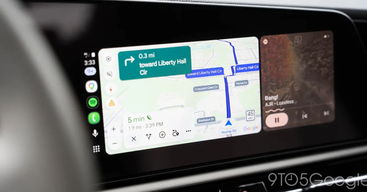 Tampilan antarmuka Google Maps di Android Auto dengan indikator lampu lalu lintas